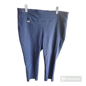 Alfani navy blue capris size 12r